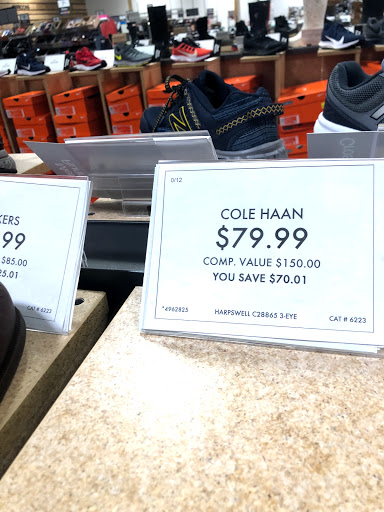 Shoe Store «DSW Designer Shoe Warehouse», reviews and photos, 833 N Krocks Rd #107, Allentown, PA 18106, USA