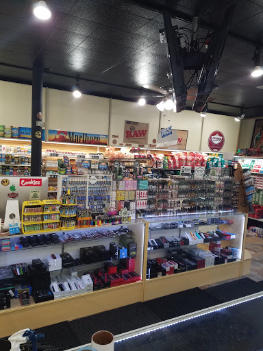 Tobacco Shop «Little Bros Smoke Shop», reviews and photos, 1329 Youngstown Rd SE, Warren, OH 44484, USA