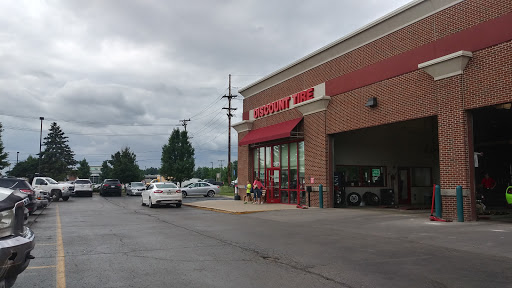 Tire Shop «Discount Tire Store - Shelby Township, MI», reviews and photos, 51073 Shelby Pkwy, Shelby Charter Township, MI 48315, USA