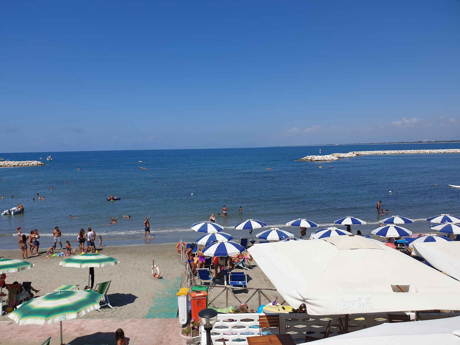 Valokuva Agropoli beachista. puhtaustasolla korkea