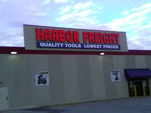Hardware Store «Harbor Freight Tools», reviews and photos, 2606 Homer Adams Pkwy, Alton, IL 62002, USA