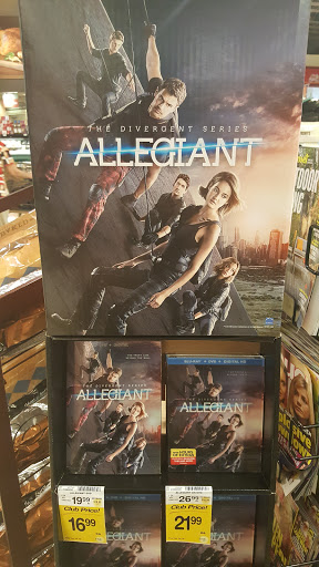 Grocery Store «Safeway», reviews and photos, 301 Westfield St, Silverton, OR 97381, USA