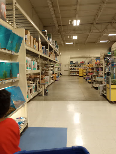 Pet Supply Store «PetSmart», reviews and photos, 5650 Mercury Dr, Dearborn, MI 48126, USA