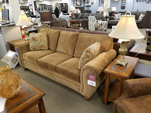 Furniture Store «Raymour & Flanigan Furniture and Mattress Store», reviews and photos, 2780 W Ridge Rd, Rochester, NY 14626, USA