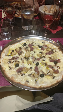 Pizza du Pizzeria Restaurant L'Heureux Tour à Fabrezan - n°8