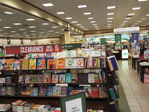 Book Store «Barnes & Noble», reviews and photos, 235 Union St, Waterbury, CT 06706, USA
