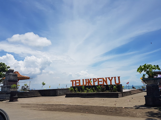 Pantai Teluk Penyu Cilacap