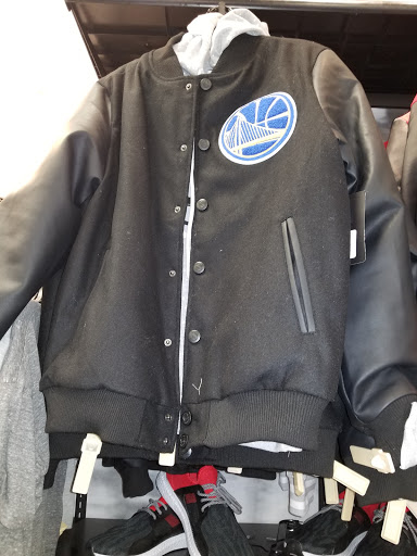 Clothing Store «rue21», reviews and photos, 3404 Fairlane Dr, Allen Park, MI 48101, USA