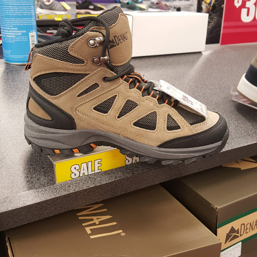 Sporting Goods Store «Big 5 Sporting Goods», reviews and photos, 13440 Whittier Blvd, Whittier, CA 90605, USA