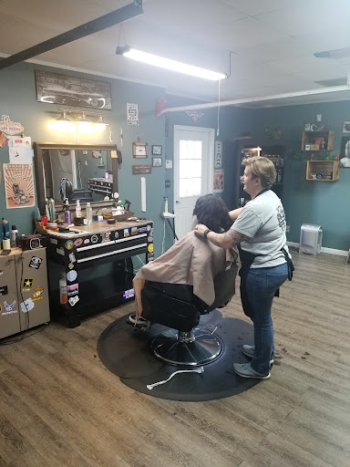 Barber Shop «sideburns barbershop and salon», reviews and photos, 8767 Maysville Rd, Maysville, GA 30558, USA