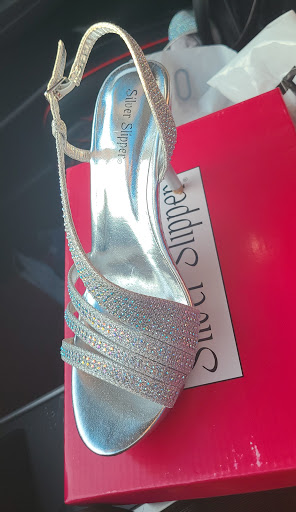 Shoe Store «Shoe Dept. Encore», reviews and photos, 8163 E Broad St, Reynoldsburg, OH 43068, USA