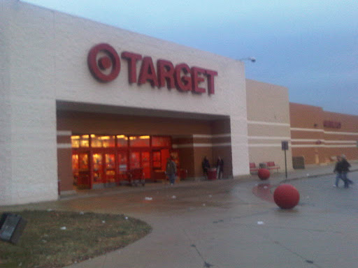 Shopping Mall «Golf Mill Shopping Center», reviews and photos, 239 Golf mill Center, Niles, IL 60714, USA