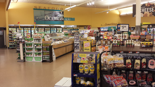 Supermarket «Super Stop & Shop», reviews and photos, 533 E Main St, Bay Shore, NY 11706, USA