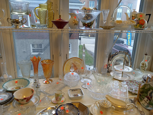 Thrift Store «New2you Thrift Store», reviews and photos, 206 William Howard Taft Rd #2, Cincinnati, OH 45219, USA