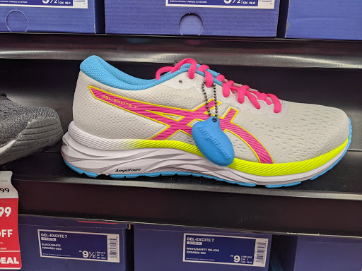 Sporting Goods Store «Academy Sports + Outdoors», reviews and photos, 1414 N Loop 336 W, Conroe, TX 77304, USA