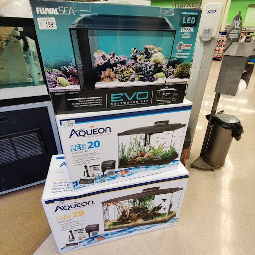 Pet Supply Store «Petco Animal Supplies», reviews and photos, 517 N 3rd Pl, Manhattan, KS 66502, USA