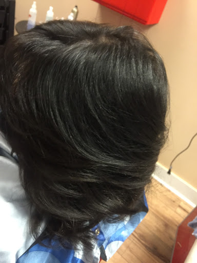 Beauty Salon «Uptown Hair Extensions by Allison», reviews and photos, 25701 N Lakeland Blvd, Euclid, OH 44132, USA