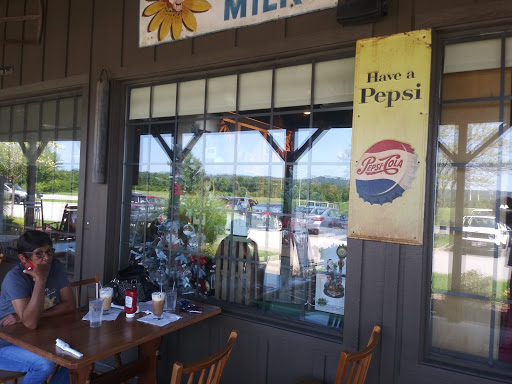 American Restaurant «Cracker Barrel Old Country Store», reviews and photos, 275 Brenton Way, Shepherdsville, KY 40165, USA