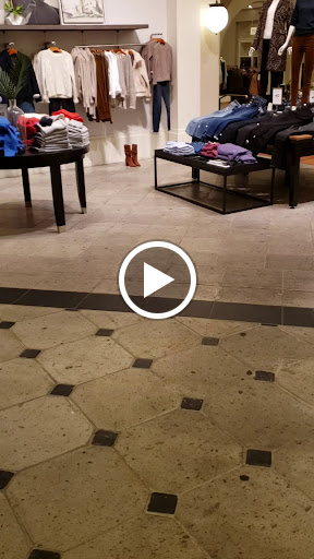 Clothing Store «Banana Republic», reviews and photos, 500 Pike St, Seattle, WA 98101, USA