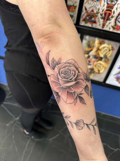 Explore woman side tattoo ideas, creative tattoo ideas in Las Vegas, available at Sapphire Tattoo Studio