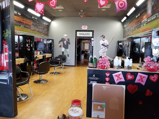 Hair Salon «Sport Clips Haircuts of Visalia - Gateway Plaza», reviews and photos, 3735 S Mooney Blvd, Visalia, CA 93277, USA