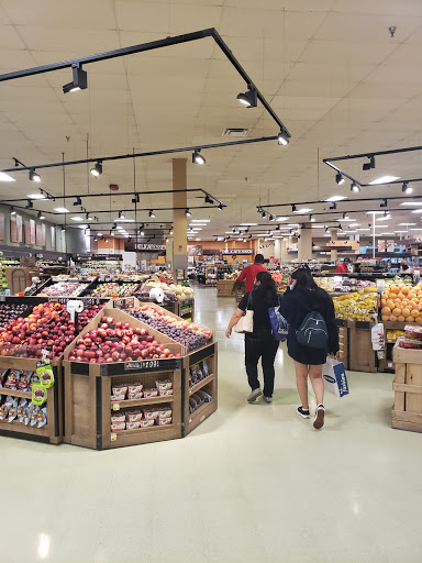 Toyota Dealer «New Rochelle Toyota», reviews and photos, 47 Cedar St, New Rochelle, NY 10801, USA