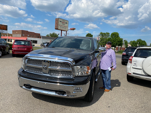 Used Car Dealer «J & M Auto Sales», reviews and photos, 400 S Lebanon St, Lebanon, IN 46052, USA