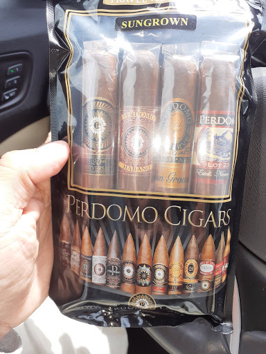 Tobacco Shop «Danbury Smoke Shop», reviews and photos, 128 Federal Rd, Danbury, CT 06811, USA