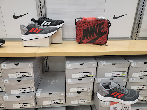 Shoe Store «Shoe Carnival», reviews and photos, 511 S Plano Rd, Richardson, TX 75081, USA