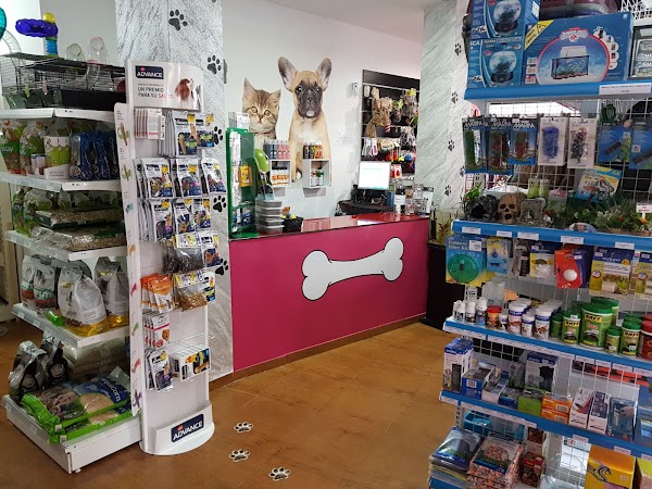 Canalejas 111 Peluqueria Canina, tienda de mascotas y Veterinaria
