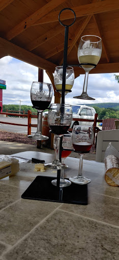 Winery «Bear Pond Winery & Cafe/Pizzeria», reviews and photos, 2515 NY-28, Oneonta, NY 13820, USA