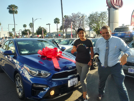 Kia Dealer «Car Pros Kia Glendale», reviews and photos, 400 S Brand Blvd, Glendale, CA 91204, USA