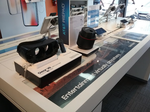 Cell Phone Store «AT&T Authorized Retailer», reviews and photos, 17100 Collins Ave #108, Sunny Isles Beach, FL 33160, USA