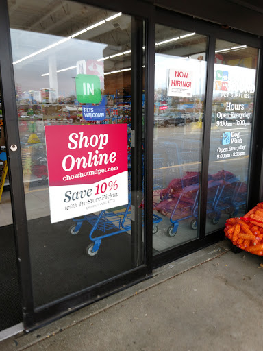 Pet Supply Store «Chow Hound Pet Supplies», reviews and photos, 5265 Northland Dr NE, Grand Rapids, MI 49525, USA