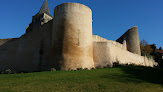 Les remparts d'Ainay-le-Château Ainay-le-Château