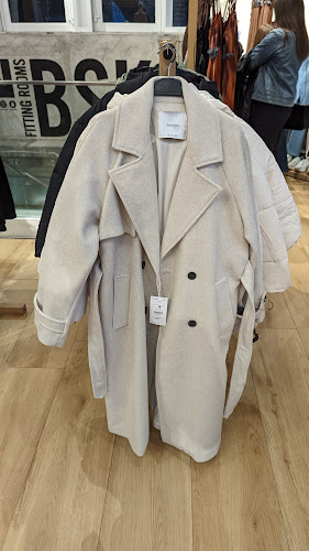 Bershka - Κατάστημα ρούχων