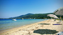 Photo de Vourvourou beach avec un niveau de propreté de assez propre