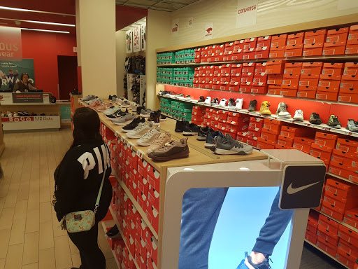 Shoe Store «Famous Footwear», reviews and photos, 310 West Market, Bloomington, MN 55425, USA