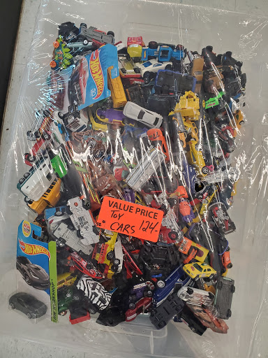 Thrift Store «Beechmont Goodwill Store», reviews and photos, 4051 Commercial Blvd, Cincinnati, OH 45245, USA