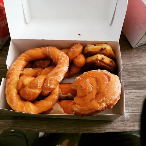 Donut Shop «Gates Donut Shop», reviews and photos, 4417 S Alameda St, Corpus Christi, TX 78412, USA