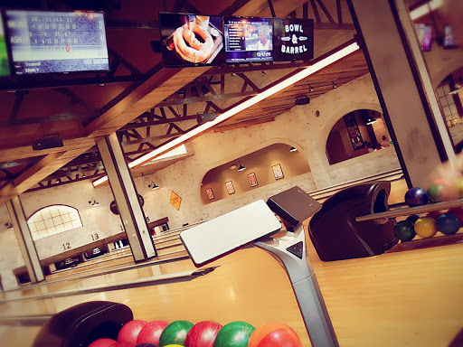Bowling Alley «Bowl & Barrel», reviews and photos, 17619 La Cantera Pkwy Ste 102, San Antonio, TX 78257, USA