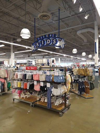 Clothing Store «Old Navy», reviews and photos, 485 River Rd, Edgewater, NJ 07020, USA