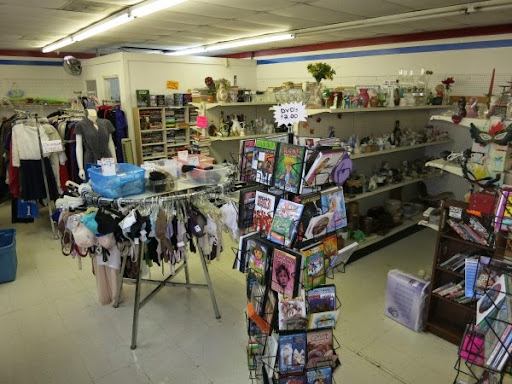 Thrift Store «The Kindness Wave Foundation Thrift Store», reviews and photos, 6210 Seminole Blvd, Seminole, FL 33772, USA