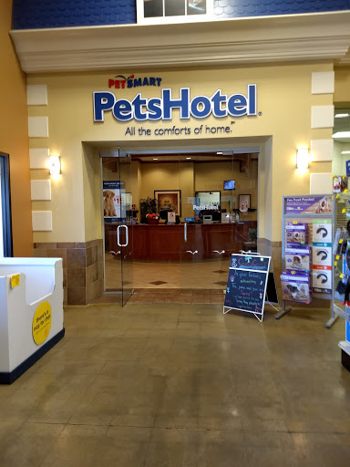 Pet Supply Store «PetSmart», reviews and photos, 5810 Antioch Rd, Merriam, KS 66202, USA