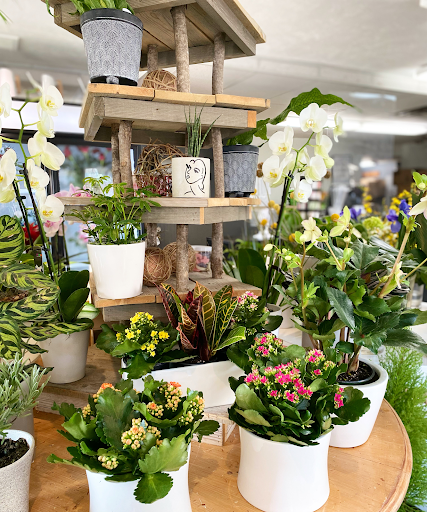 Florist «Crescent Floral & Gifts», reviews and photos, 2140 Wealthy St SE, Grand Rapids, MI 49506, USA