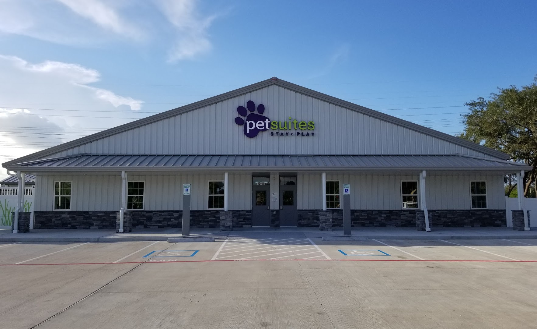 PetSuites Cypress