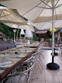 Atmosphère du Restaurant Le Relais du Vieux Moulin à Néris-les-Bains - n°1