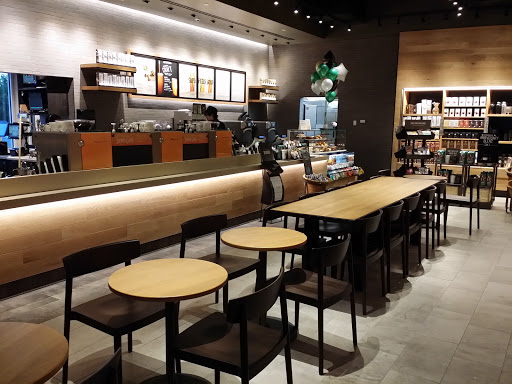 Shopping Mall «Shops at Vineyard Village», reviews and photos, 2800 Texas 121 Business, Euless, TX 76039, USA