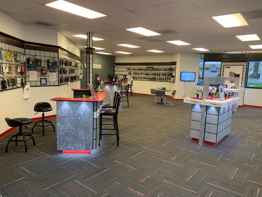 Cell Phone Store «Verizon Wireless - Cellular Plus», reviews and photos, 15115 SE McLoughlin Blvd, Milwaukie, OR 97267, USA