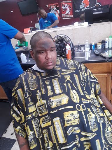 Barber Shop «platinum stylez barbershop», reviews and photos, 321 E 200th St, Euclid, OH 44119, USA